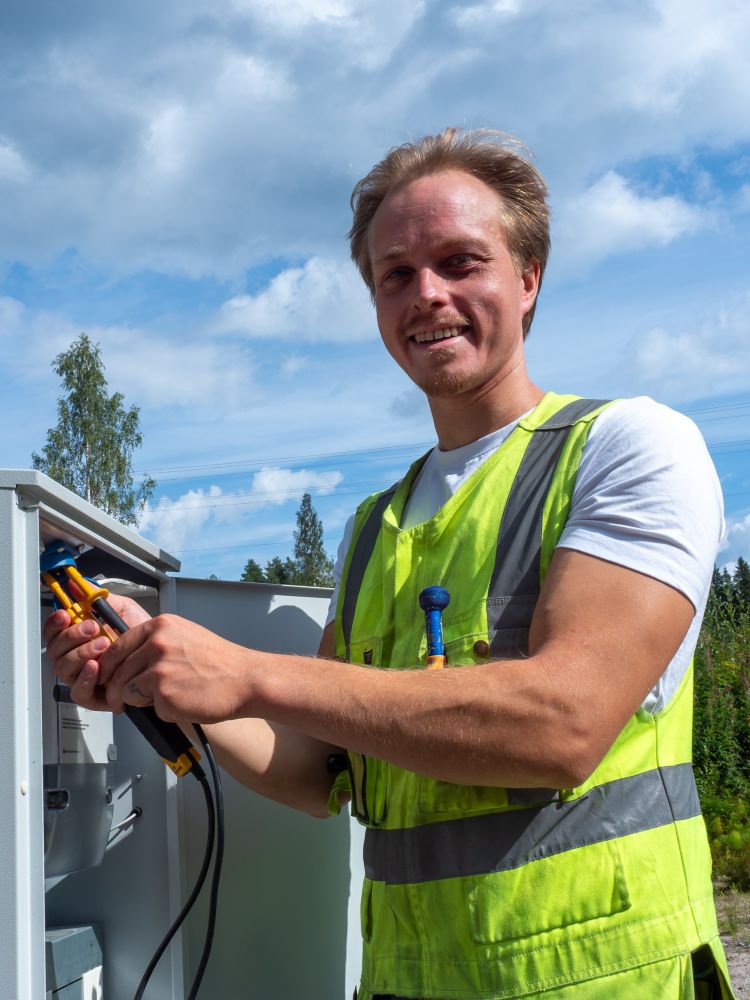 Keuruun Sähköpalvelun yrittäjä Antti Lujus